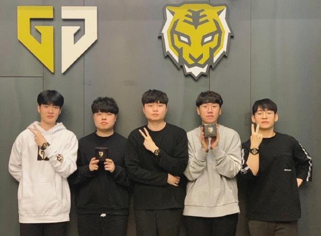 快船118-101爵士 球员评价：伦纳德满分，6人及格，2人低迷