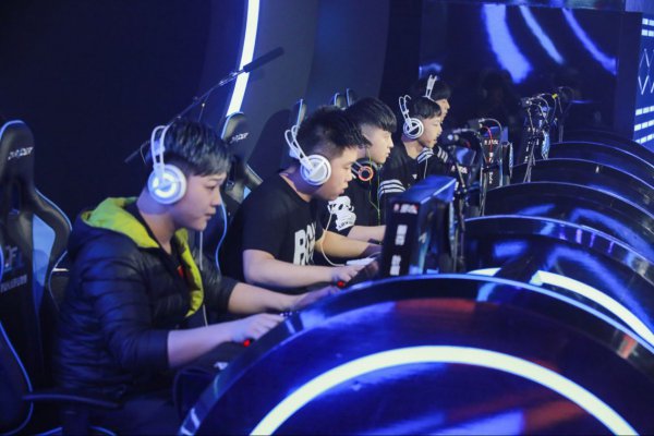 BRO官方通告：因成绩不理想 免去Edgar崔宇范教练的监督职务